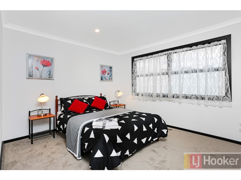 13 Tiverton Circuit, Mooroolbark VIC 3138