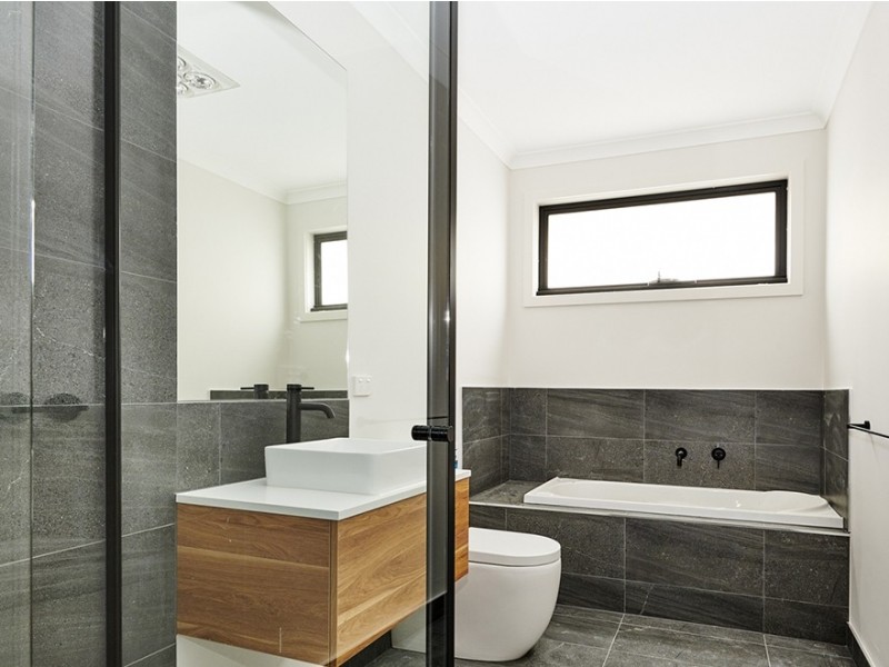 2/96 David Street North, Knoxfield VIC 3180