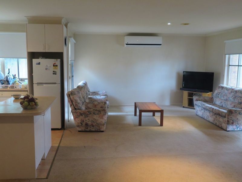 23 Blossom Grove, Knoxfield VIC 3180