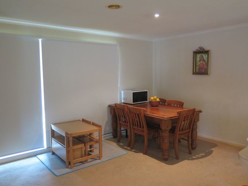 23 Blossom Grove, Knoxfield VIC 3180