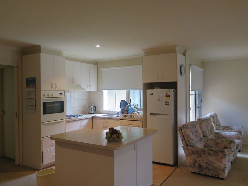 23 Blossom Grove, Knoxfield VIC 3180