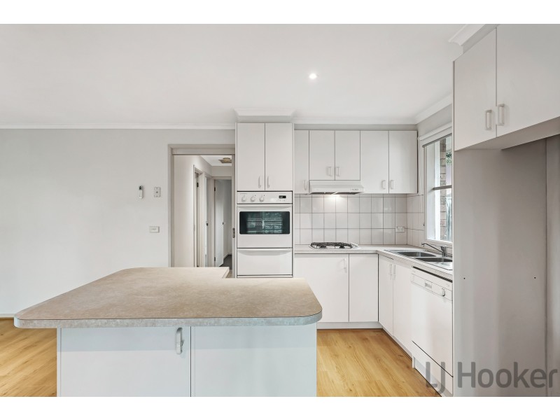 23 Blossom Grove, Knoxfield VIC 3180