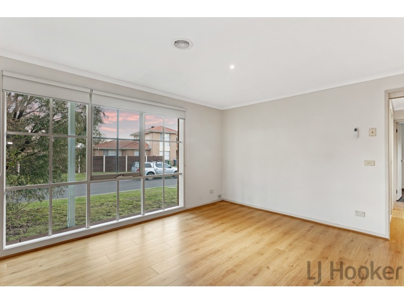 23 Blossom Grove, Knoxfield VIC 3180