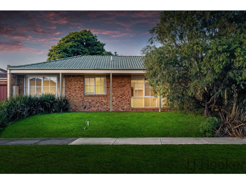 23 Blossom Grove, Knoxfield VIC 3180