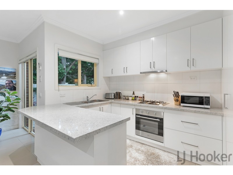 2/3 Dalpura Drive, Bayswater VIC 3153