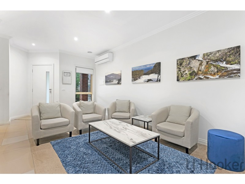 2/3 Dalpura Drive, Bayswater VIC 3153