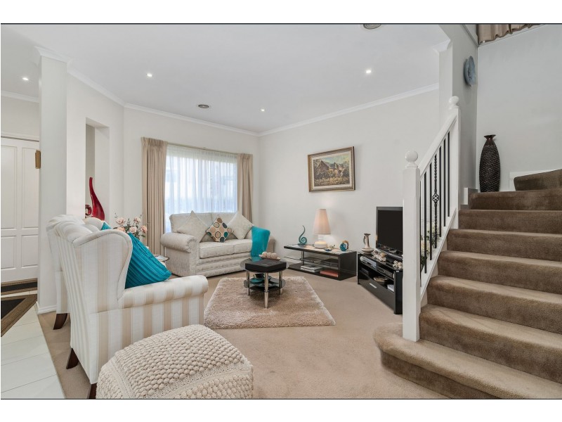 8 Watling Grove, Ferntree Gully VIC 3156