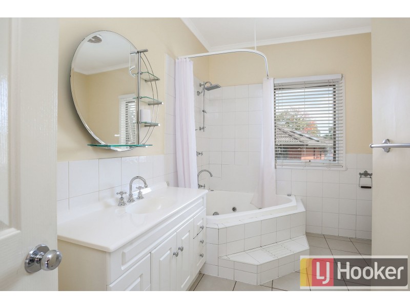 1/2 Green Street, Boronia VIC 3155