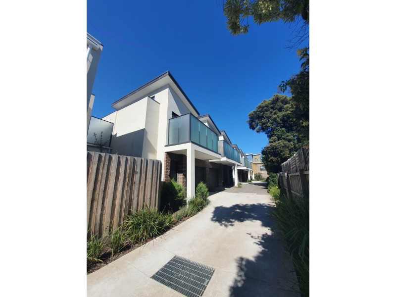 2/8 Elm Street, Bayswater VIC 3153