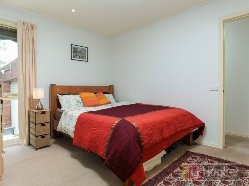 2/118 Station Street, Burwood VIC 3125