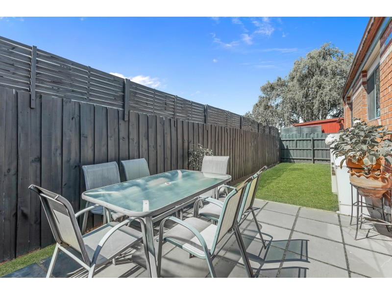 2/22 Kitchener Road, Croydon VIC 3136