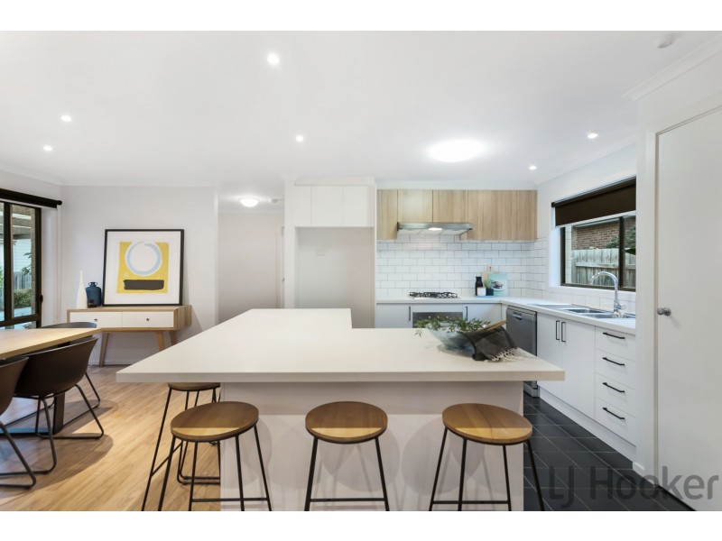 2/17 Farnham Road, Bayswater VIC 3153