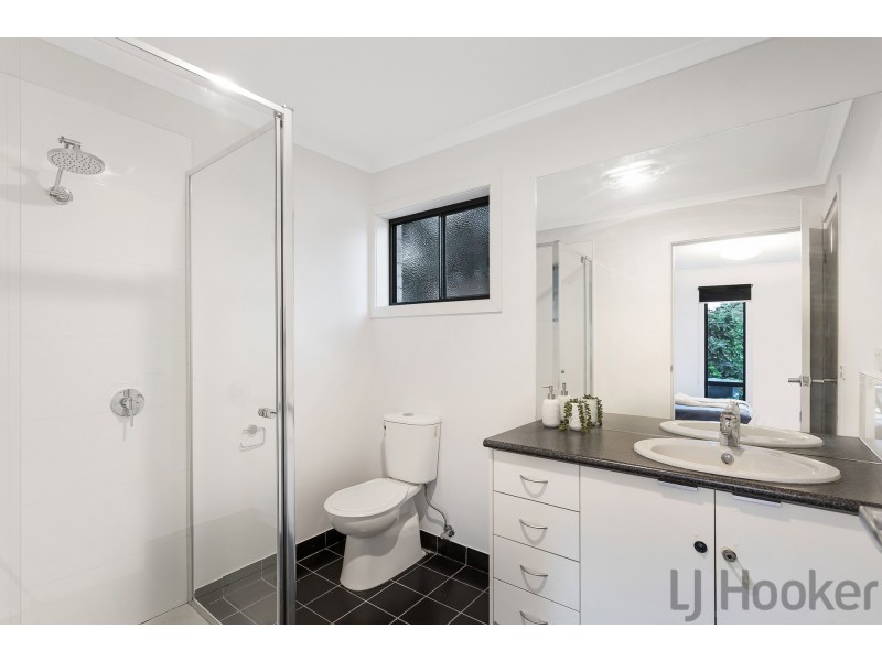 2/17 Farnham Road, Bayswater VIC 3153