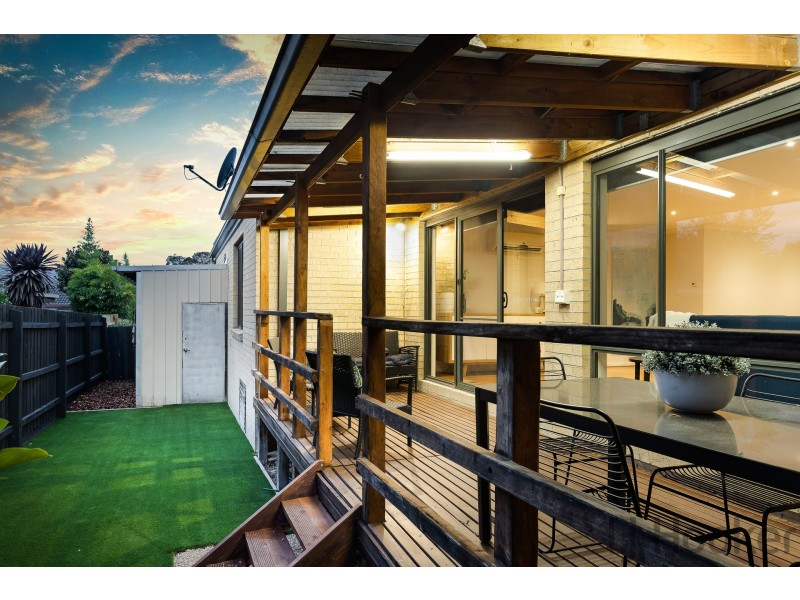 2/17 Farnham Road, Bayswater VIC 3153