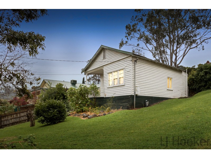 15 Schneider Street, Ferntree Gully VIC 3156