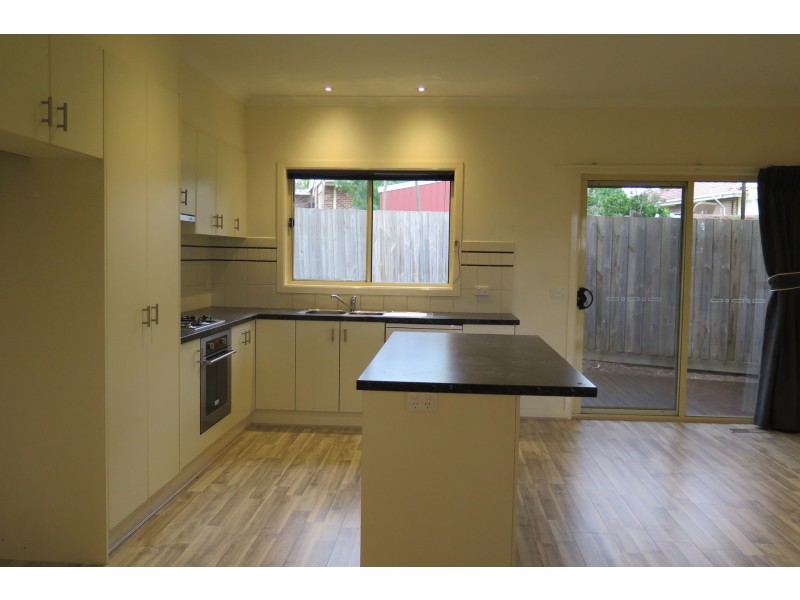 2/9 Yuruga Court, Mooroolbark VIC 3138