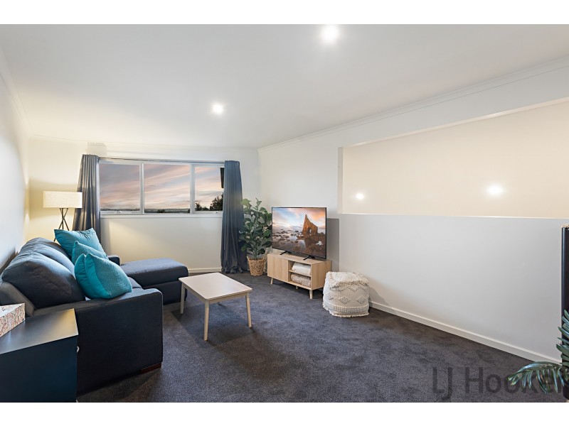 12 Drake Street, Ferntree Gully VIC 3156