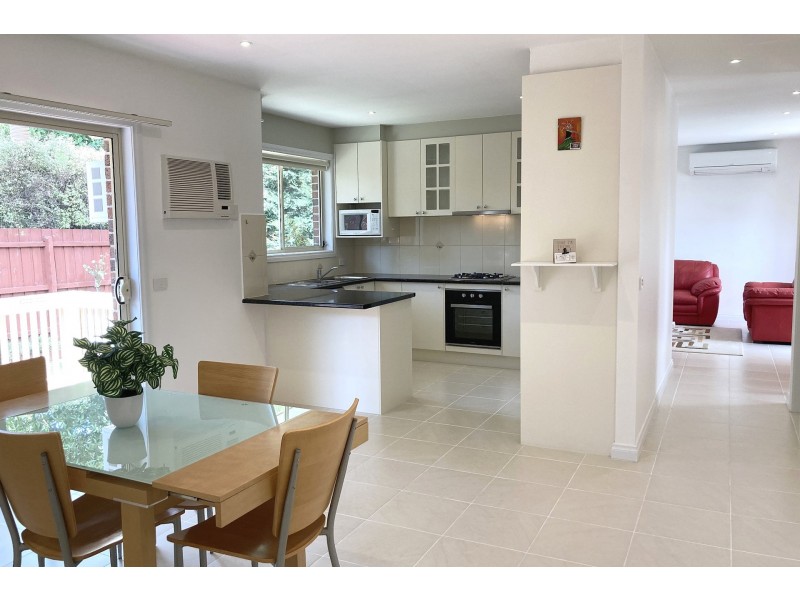 12A Gardenia Street, Croydon South VIC 3136