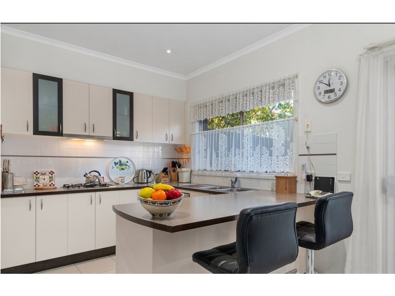8 Watling Grove, Ferntree Gully VIC 3156