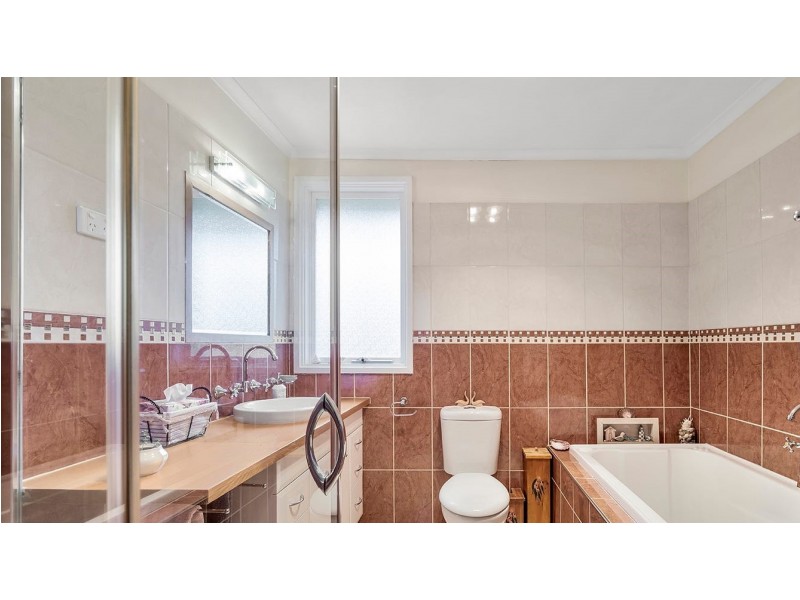 25 Songbird Avenue, Chirnside Park VIC 3116