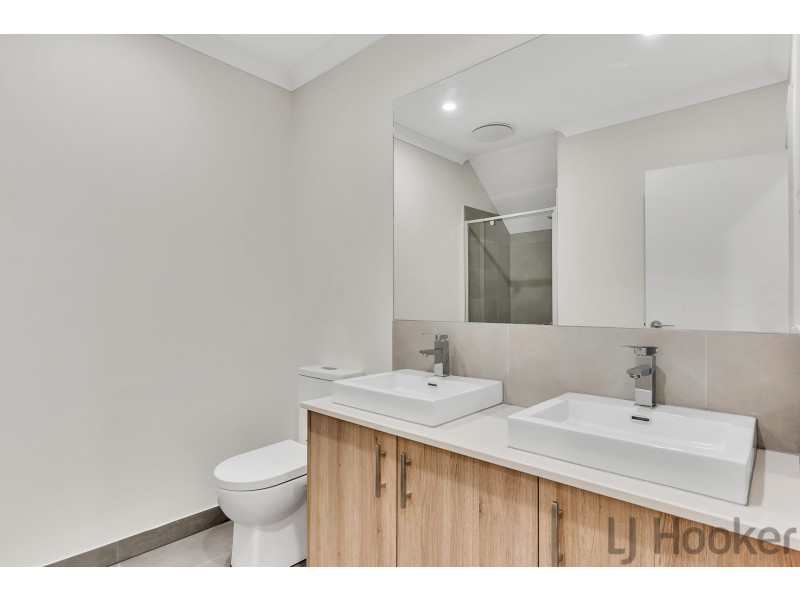 1/16 Adele Avenue, Ferntree Gully VIC 3156