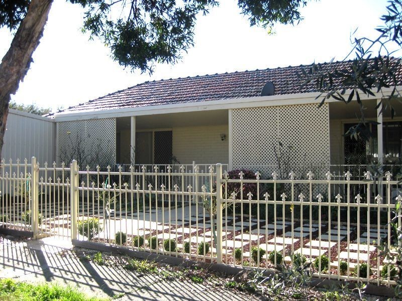 1/8 Anne Road, Knoxfield VIC 3180