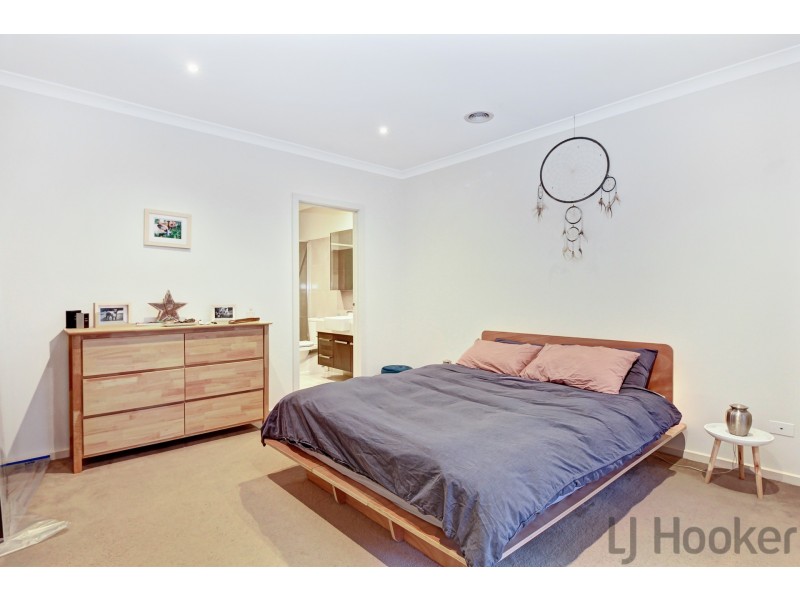 2/40 Allister Close, Knoxfield VIC 3180