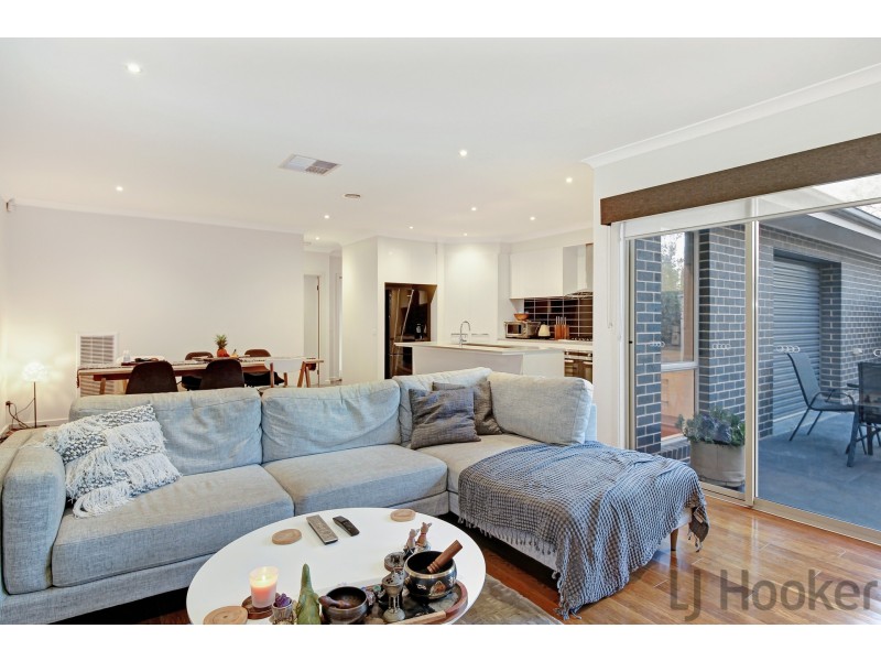 2/40 Allister Close, Knoxfield VIC 3180