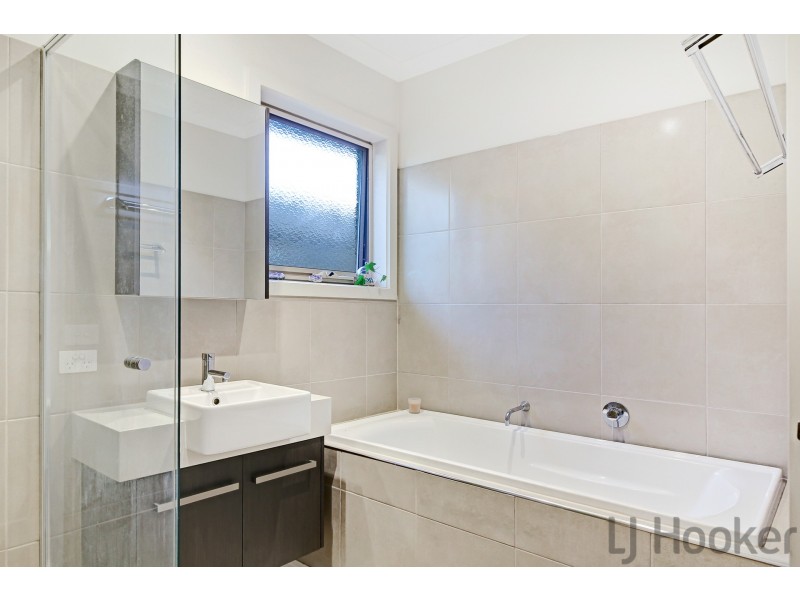 2/40 Allister Close, Knoxfield VIC 3180