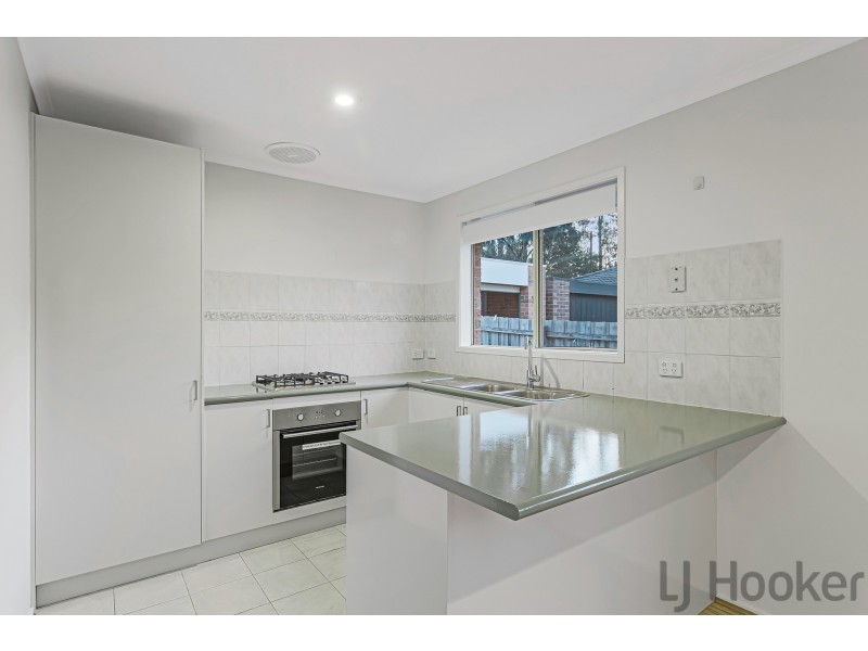 21 Grierson Drive, Kilsyth VIC 3137