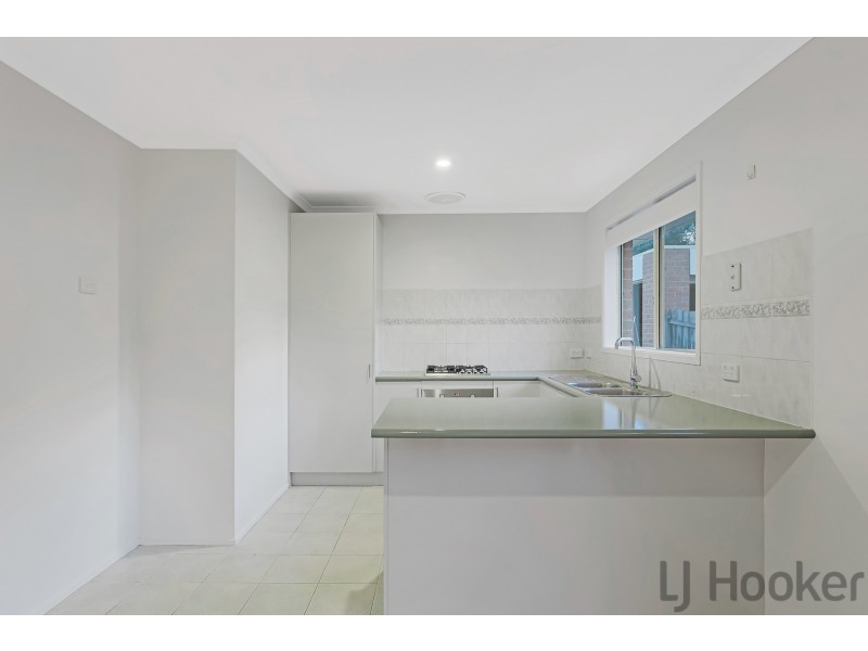 21 Grierson Drive, Kilsyth VIC 3137