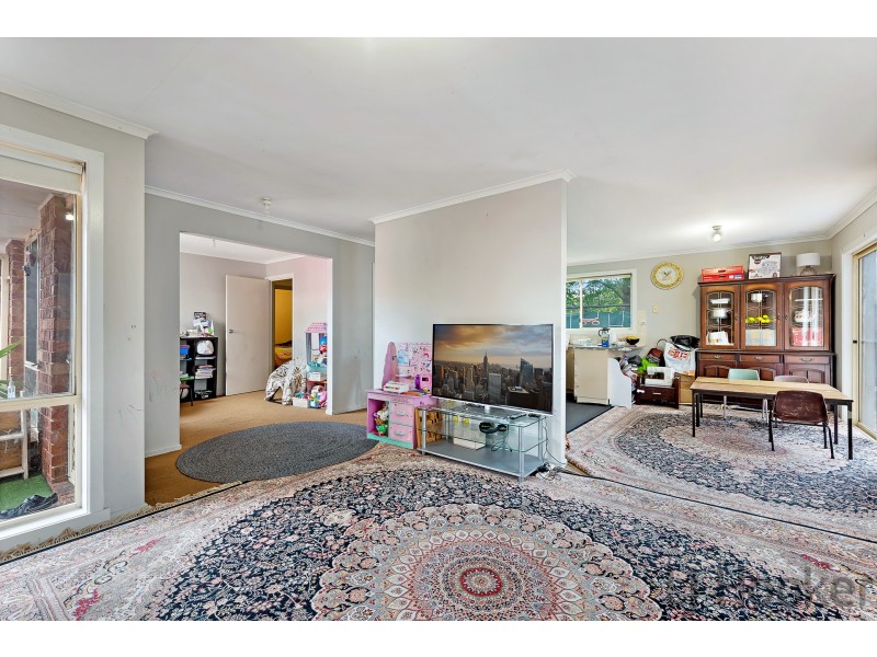 2/2 Bluegum Court, Narre Warren VIC 3805