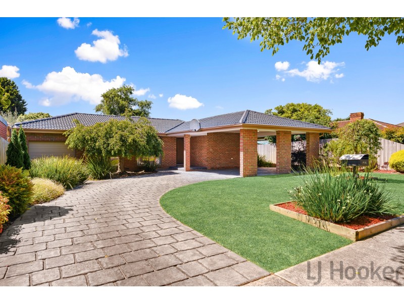 35 Murray Crescent, Rowville VIC 3178