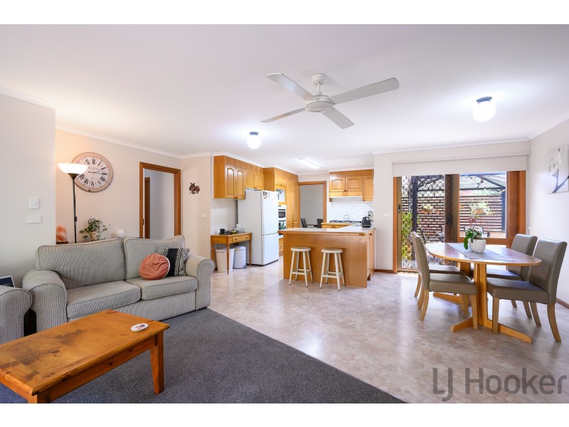 35 Murray Crescent, Rowville VIC 3178