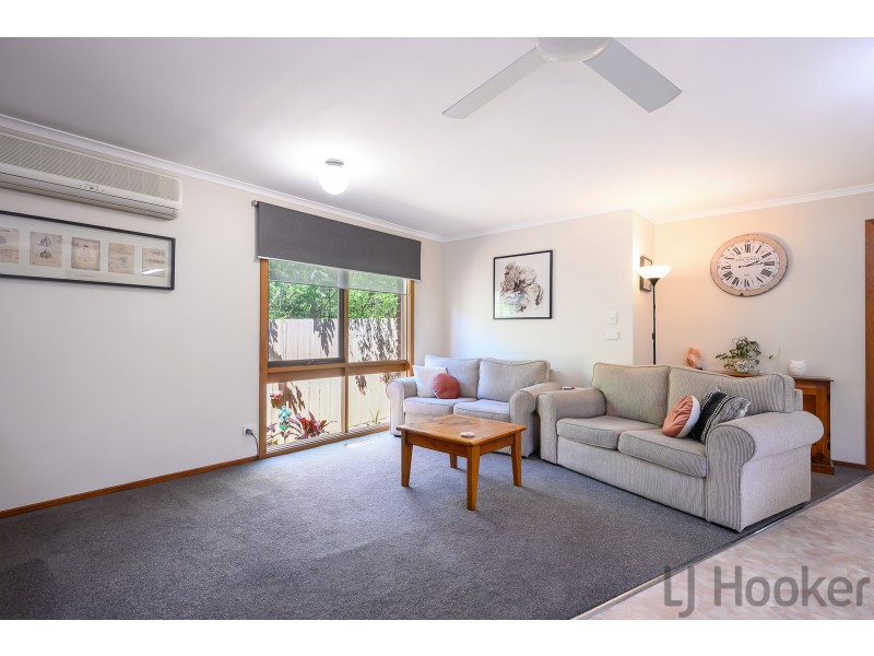 35 Murray Crescent, Rowville VIC 3178