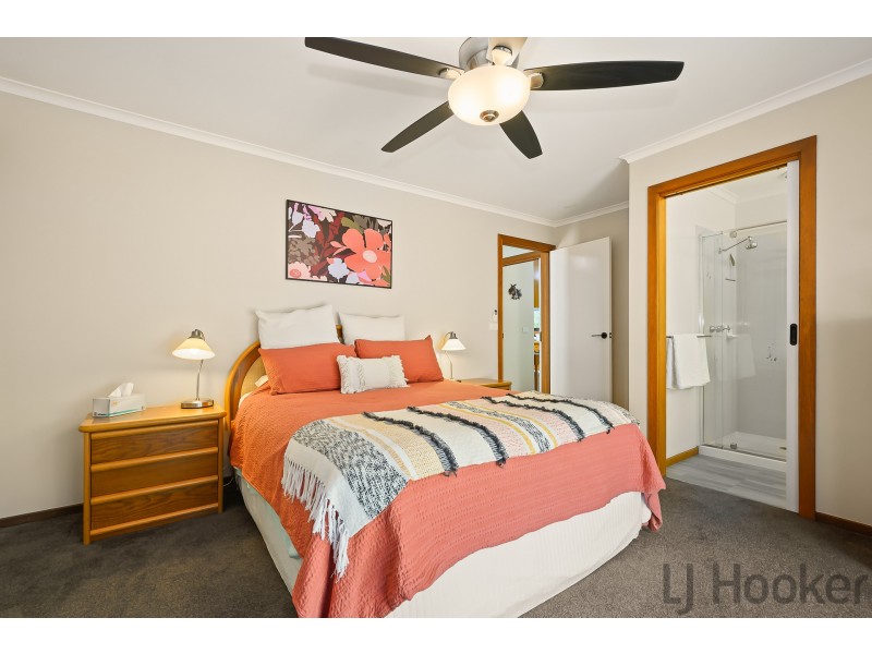 35 Murray Crescent, Rowville VIC 3178