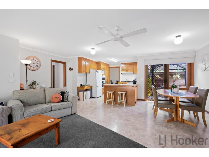 35 Murray Crescent, Rowville VIC 3178