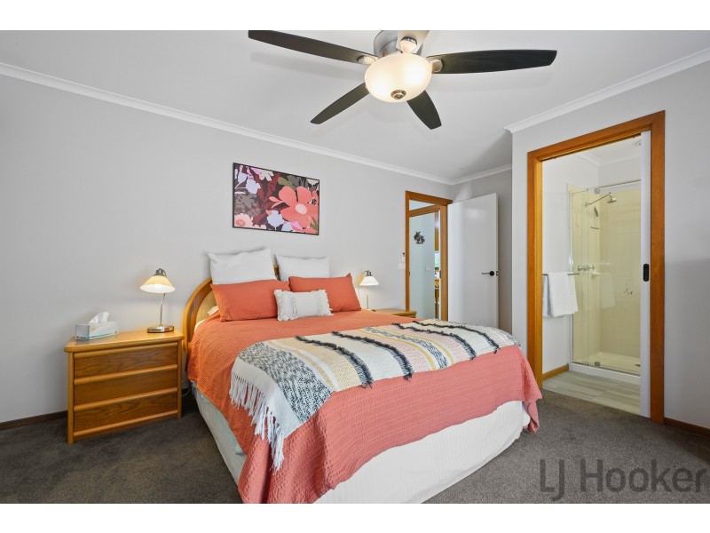 35 Murray Crescent, Rowville VIC 3178