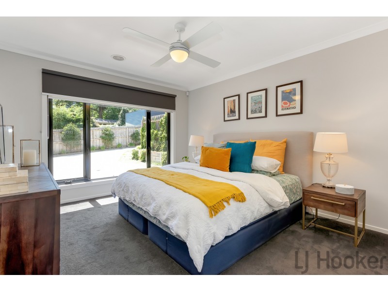 2/8 Augusta Road, The Basin VIC 3154