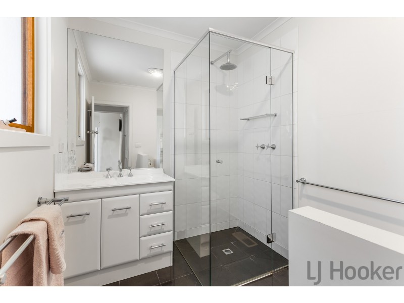 6 View Road, The Basin VIC 3154