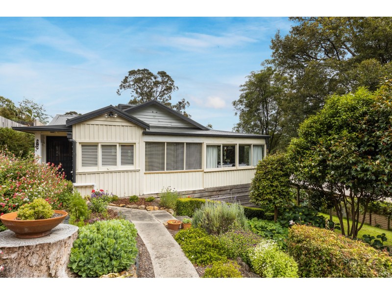 6 View Road, The Basin VIC 3154