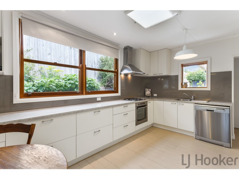 6 View Road, The Basin VIC 3154