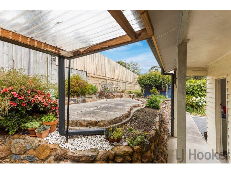 6 View Road, The Basin VIC 3154