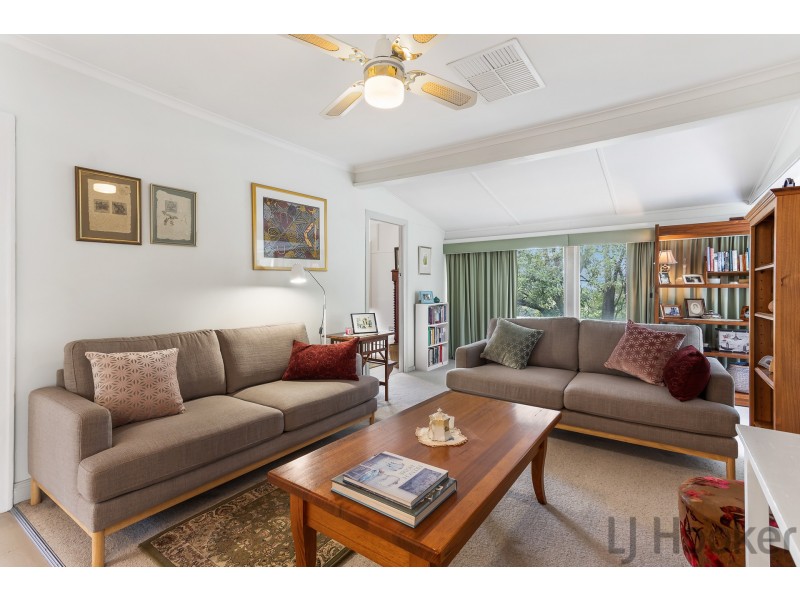 6 View Road, The Basin VIC 3154