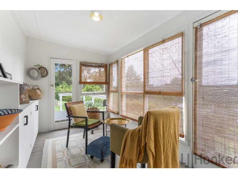 6 View Road, The Basin VIC 3154
