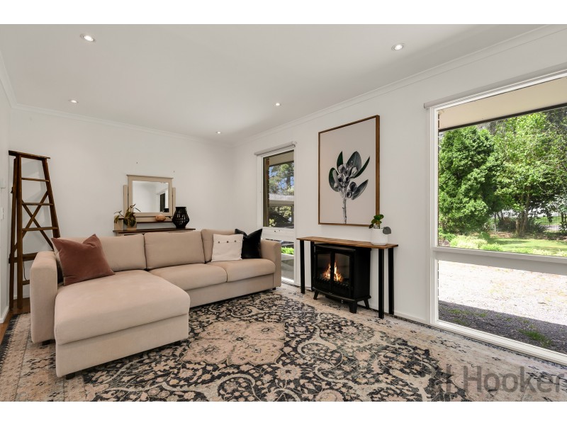 9 Yvonne Road, Mount Dandenong VIC 3767