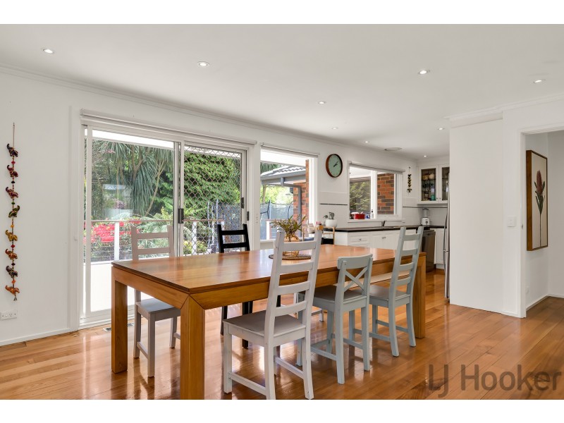 9 Yvonne Road, Mount Dandenong VIC 3767