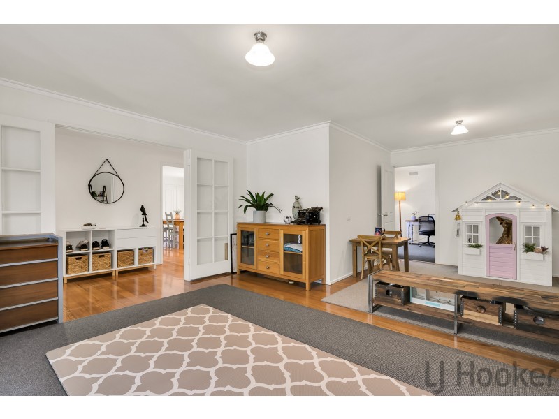 9 Yvonne Road, Mount Dandenong VIC 3767