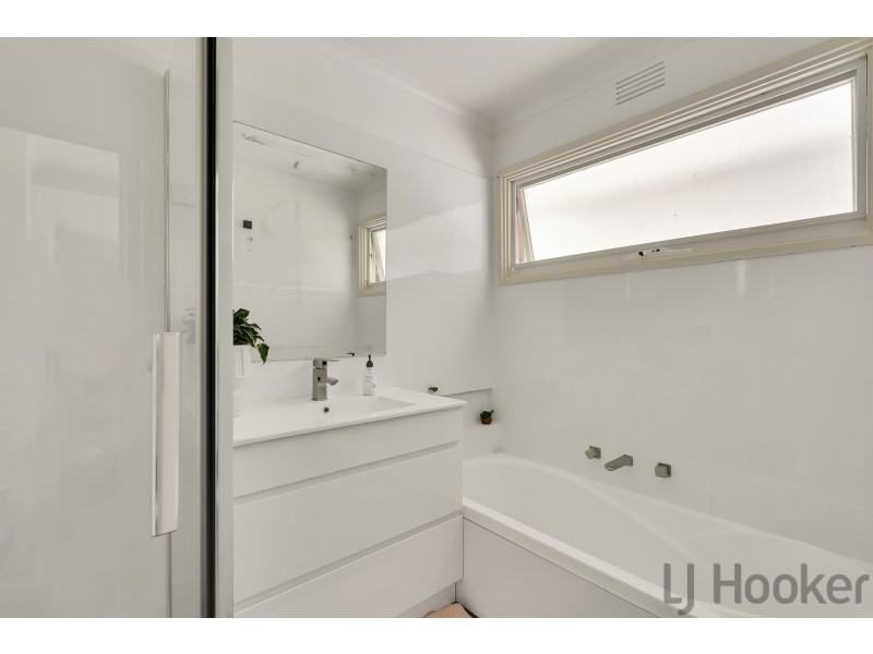 9 Yvonne Road, Mount Dandenong VIC 3767