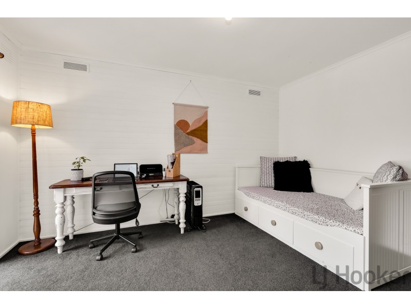 9 Yvonne Road, Mount Dandenong VIC 3767